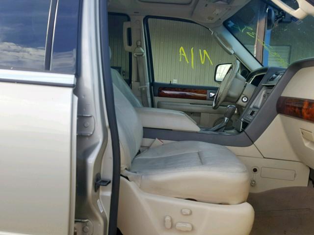 5LMFU27R64LJ28531 - 2004 LINCOLN NAVIGATOR TAN photo 5