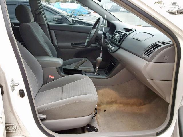 4T1BE32K05U394749 - 2005 TOYOTA CAMRY LE თეთრი ფოტო 5
