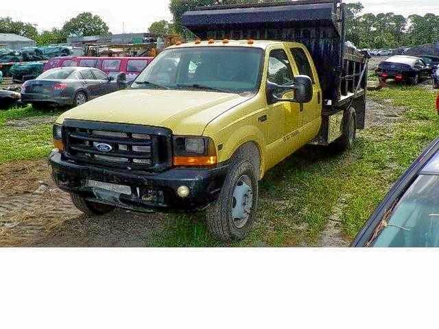 1FDAW56F8XEB40446 - 1999 FORD F550 SUPER YELLOW photo 2