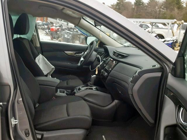 KNMAT2MV6JP576987 - 2018 NISSAN ROGUE S GRAY photo 5