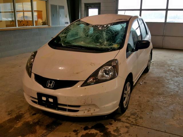 JHMGE8H34BC006395 - 2011 HONDA FIT WHITE photo 2