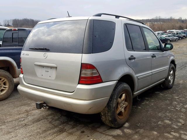 4JGAB54E31A283177 - 2001 MERCEDES-BENZ ML 320 SILVER photo 4