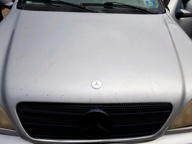 4JGAB54E31A283177 - 2001 MERCEDES-BENZ ML 320 SILVER photo 7