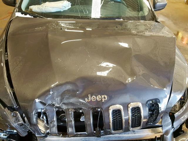 1C4PJMCS3GW360242 - 2016 JEEP CHEROKEE L GRAY photo 7