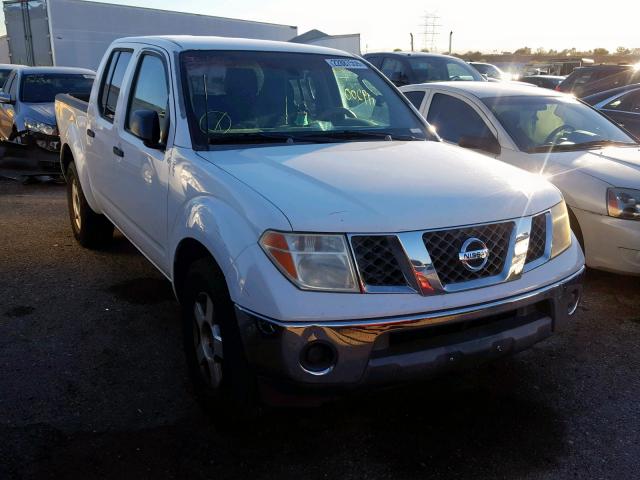 1N6AD07U86C426332 - 2006 NISSAN FRONTIER C WHITE photo 1