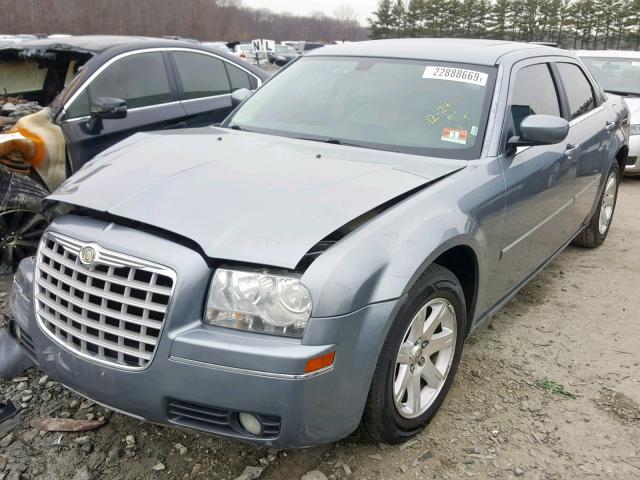 2C3KA53G36H357970 - 2006 CHRYSLER 300 TOURIN GRAY photo 2