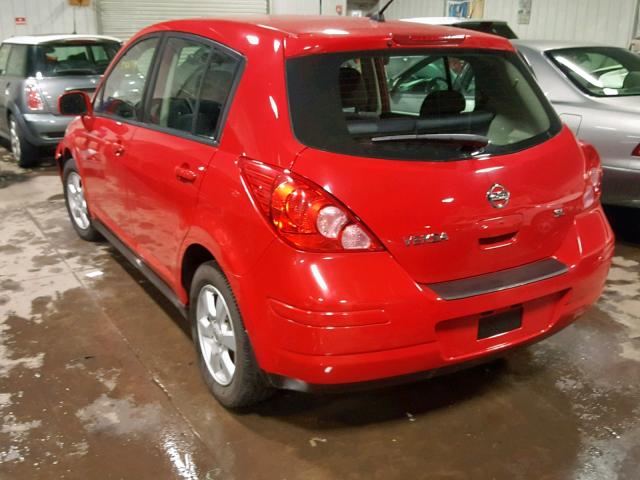 3N1BC13E09L405422 - 2009 NISSAN VERSA S RED photo 3