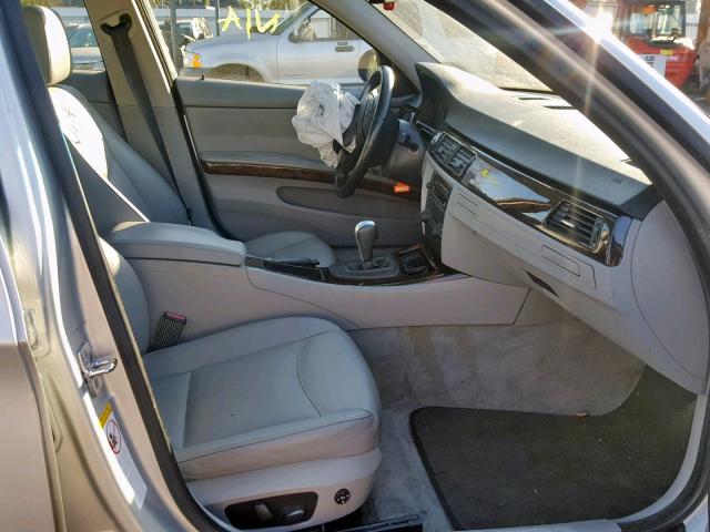 WBAVB17586NK33415 - 2006 BMW 325 I AUTO 银色 照片 5