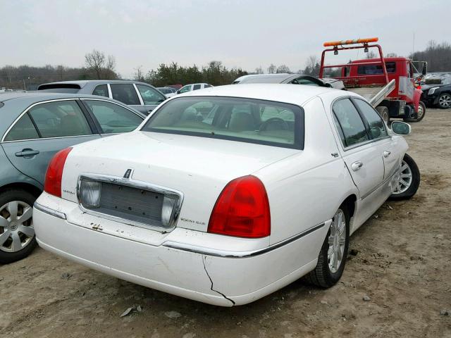 1LNHM82W06Y639489 - 2006 LINCOLN TOWN CAR S WHITE photo 4