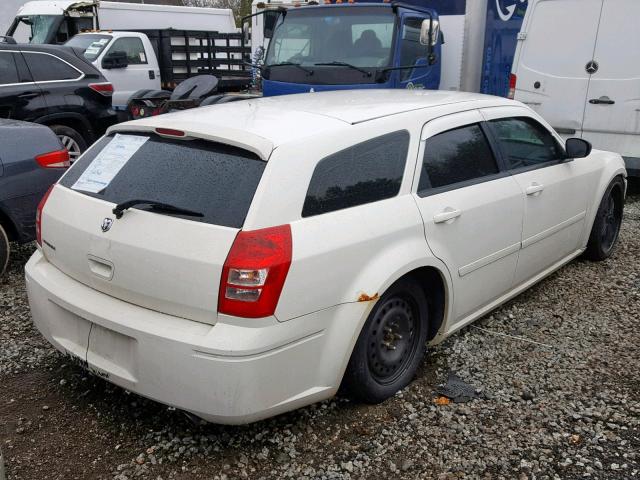 2D4FV47T36H378646 - 2006 DODGE MAGNUM SE WHITE photo 4