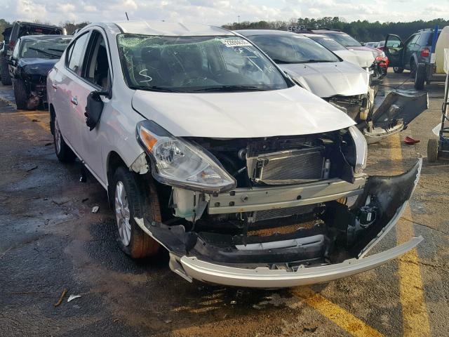 3N1CN7AP3HL892104 - 2017 NISSAN VERSA S WHITE photo 1