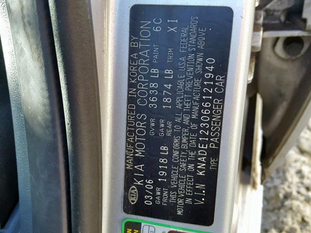 KNADE123066121940 - 2006 KIA RIO SILVER photo 10