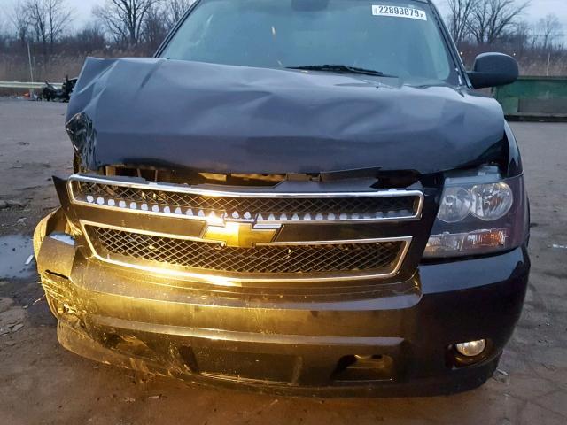 1GNSKBE05BR348809 - 2011 CHEVROLET TAHOE K150 BLACK photo 7