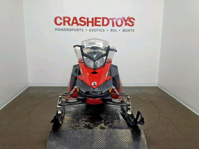 2BPSUFBA6BV000445 - 2011 SKI DOO SNOWMOBILE წითელი ფოტო 2
