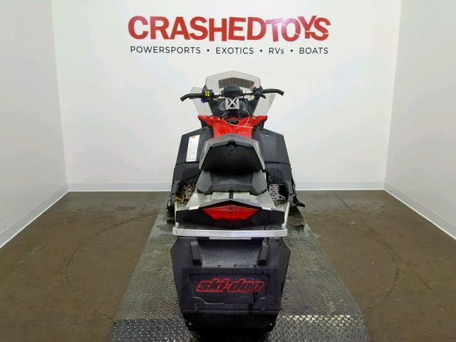 2BPSUFBA6BV000445 - 2011 SKI DOO SNOWMOBILE წითელი ფოტო 4