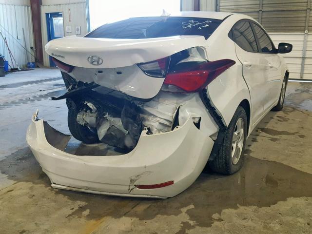 5NPDH4AE4FH551877 - 2015 HYUNDAI ELANTRA SE WHITE photo 4