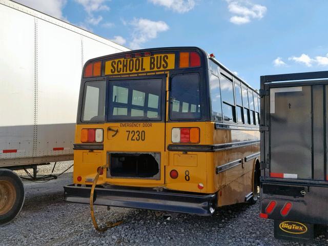 4UZABRCTX7CY27243 - 2007 FREIGHTLINER CHASSIS B2 YELLOW photo 4