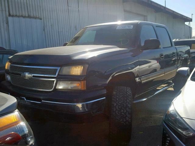 2GCEC13T261114622 - 2006 CHEVROLET SILVERADO BLUE photo 2