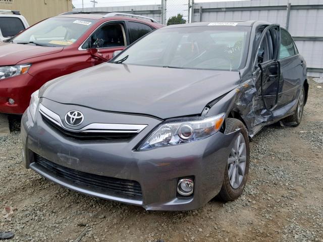 4T1BB3EK2BU142100 - 2011 TOYOTA CAMRY HYBR GRAY photo 2