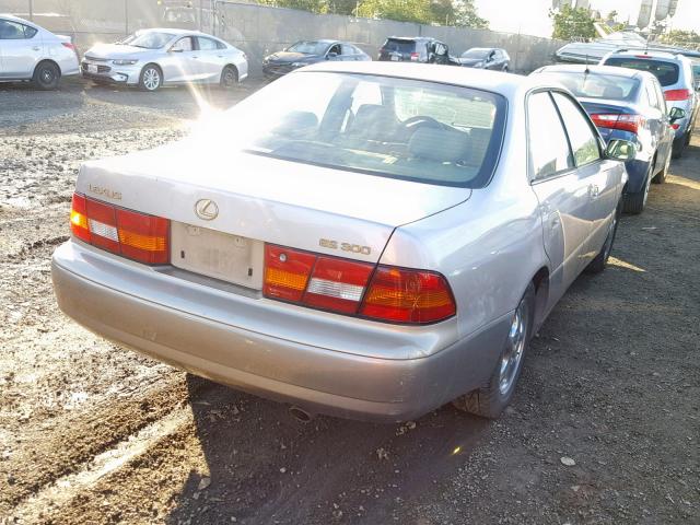 JT8BF28G0X5059601 - 1999 LEXUS ES 300 金色 照片 4