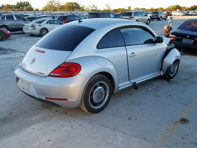 3VWJP7AT7CM639623 - 2012 VOLKSWAGEN BEETLE SILVER photo 4