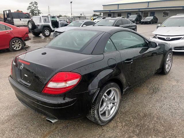 WDBWK56FX6F108725 - 2006 MERCEDES-BENZ SLK 350 Qara foto 4