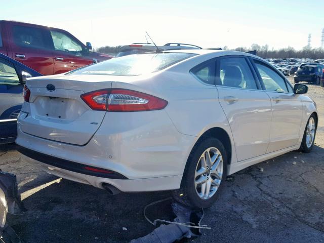 3FA6P0H74DR200074 - 2013 FORD FUSION SE WHITE photo 4