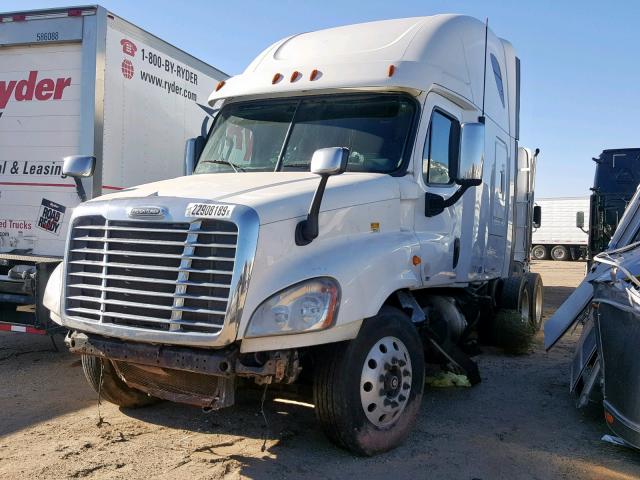 1FUJGLDR9CLBP4397 - 2012 FREIGHTLINER CASCADIA 1 WHITE photo 2