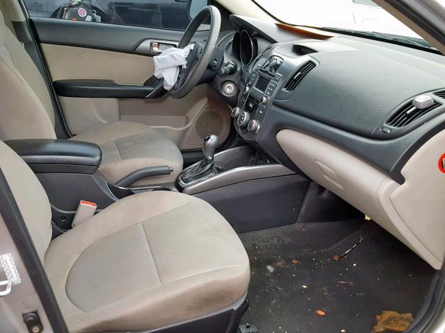 KNAFU4A21D5715610 - 2013 KIA FORTE EX SILVER photo 5