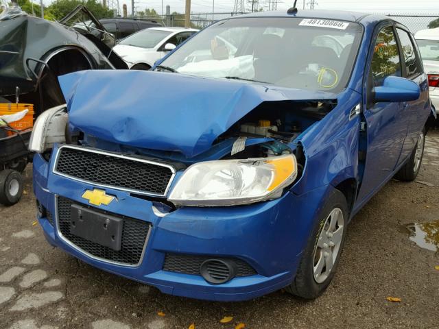 KL1TD66E49B305159 - 2009 CHEVROLET AVEO LS BLUE photo 2