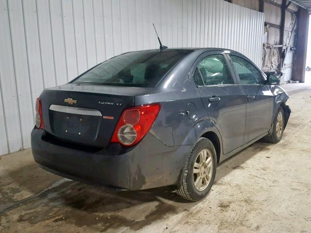 1G1JD5SB4D4119391 - 2013 CHEVROLET SONIC LT ნაცრისფერი ფოტო 4