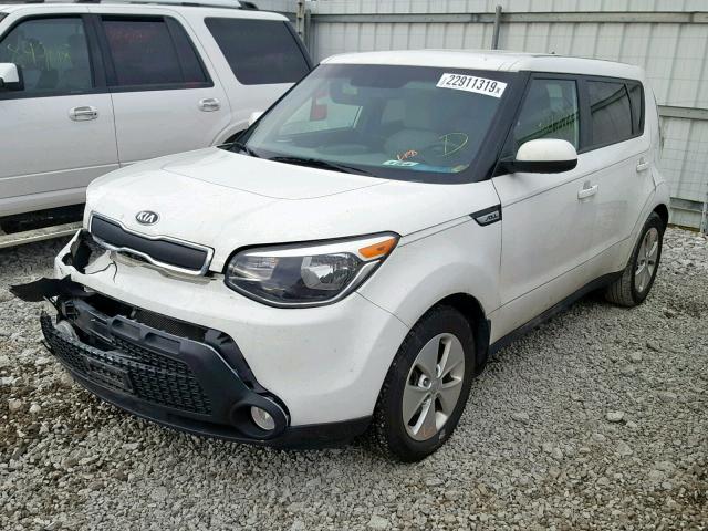 KNDJN2A20F7151454 - 2015 KIA SOUL WHITE photo 2