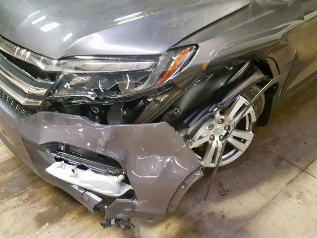 5FNYF6H1XJB067824 - 2018 HONDA PILOT LX GRAY photo 9