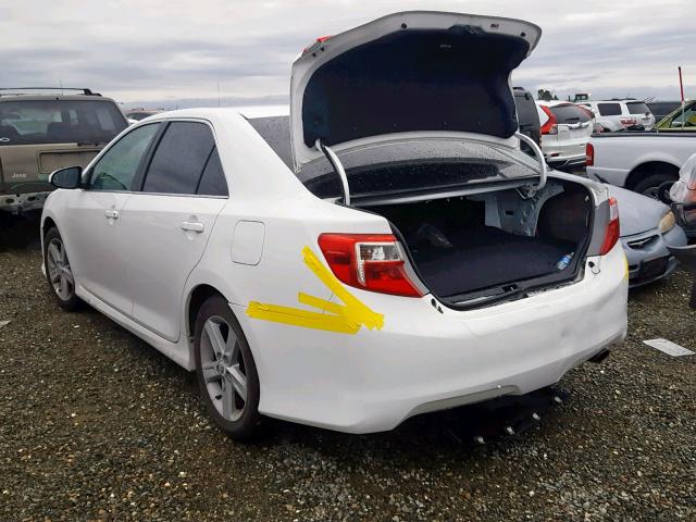 4T1BF1FKXCU561272 - 2012 TOYOTA CAMRY BASE WHITE photo 3