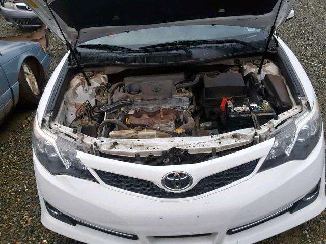 4T1BF1FKXCU561272 - 2012 TOYOTA CAMRY BASE WHITE photo 7