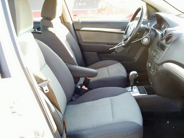 KL1TD66E19B671550 - 2009 CHEVROLET AVEO LS WHITE photo 5