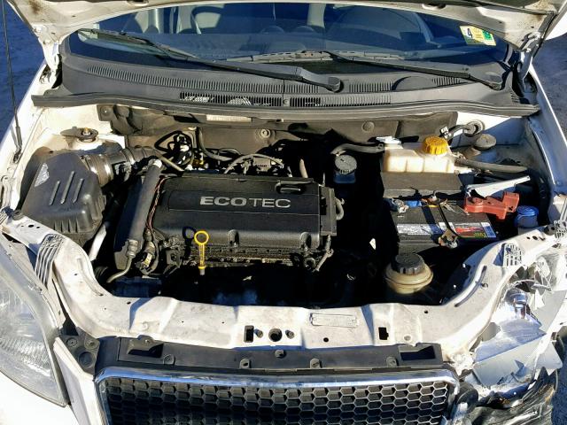 KL1TD66E19B671550 - 2009 CHEVROLET AVEO LS WHITE photo 7