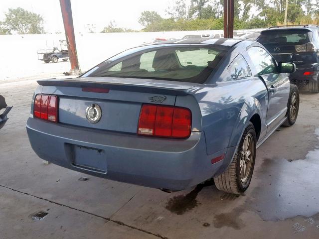 1ZVFT80N475325434 - 2007 FORD MUSTANG BLUE photo 4