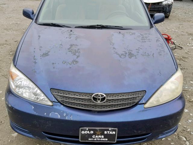 4T1BE32K32U589174 - 2002 TOYOTA CAMRY LE BLUE photo 9