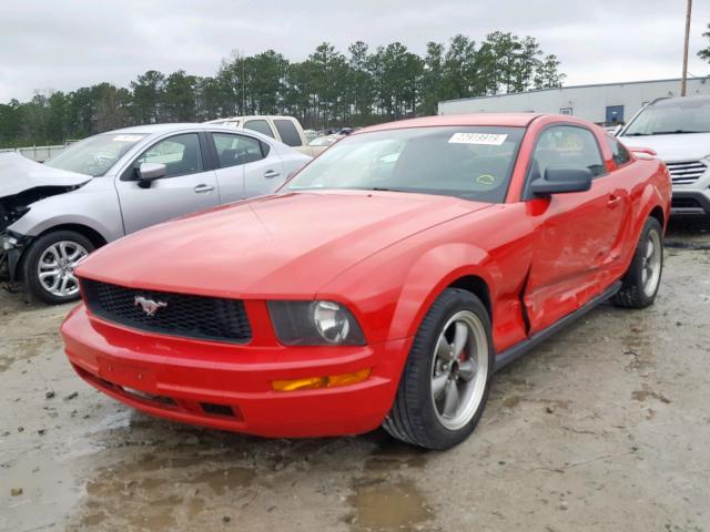 1ZVFT80N555171166 - 2005 FORD MUSTANG RED photo 2