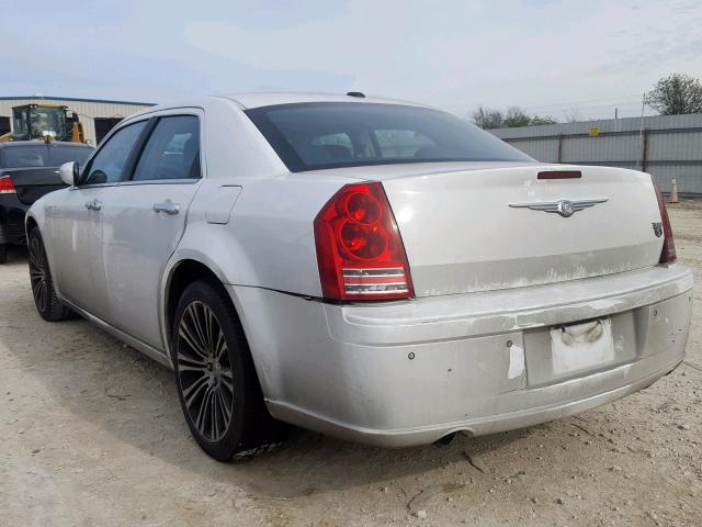 2C3CA9CT7AH330708 - 2010 CHRYSLER 300 S WHITE photo 3