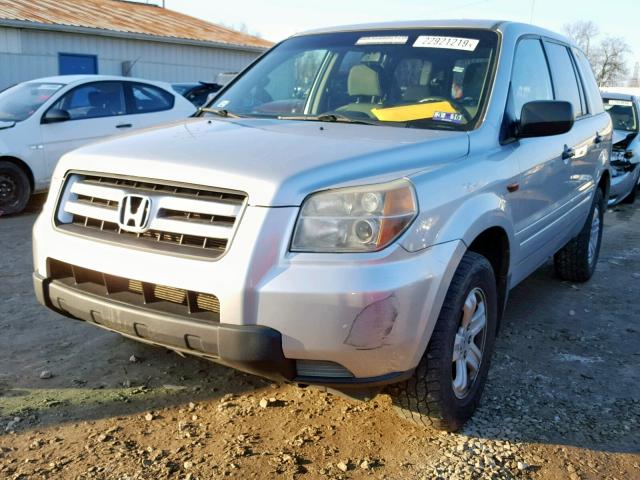 5FNYF181X6B006435 - 2006 HONDA PILOT LX SILVER photo 2