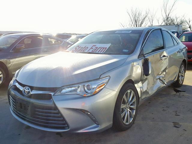 4T1BD1FK0FU174921 - 2015 TOYOTA CAMRY HYBR SILVER photo 2