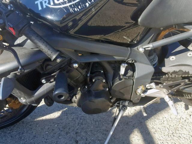 SMTD01NE9AJ447967 - 2010 TRIUMPH MOTORCYCLE STREET TRI შავი ფოტო 7