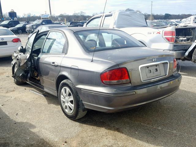 KMHWF25S92A601334 - 2002 HYUNDAI SONATA GL GRAY photo 3