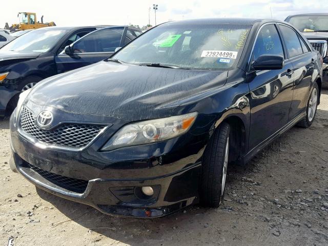 4T1BF3EK7AU517143 - 2010 TOYOTA CAMRY BASE BLACK photo 2