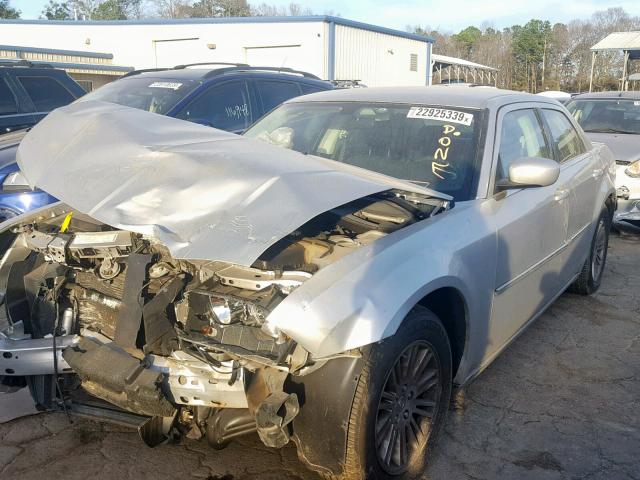 2C3KA53V69H602490 - 2009 CHRYSLER 300 TOURIN SILVER photo 2