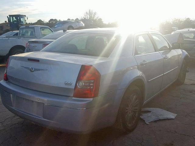 2C3KA53V69H602490 - 2009 CHRYSLER 300 TOURIN SILVER photo 4