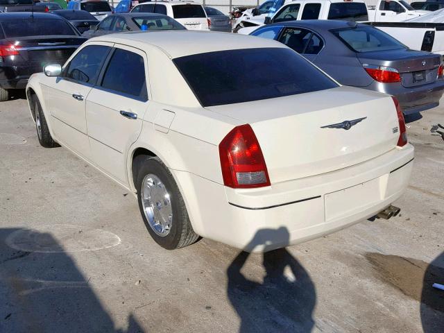 2C3JA53G45H135660 - 2005 CHRYSLER 300 TOURIN CREAM photo 3