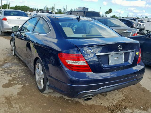 WDDGJ4HB0DG006568 - 2013 MERCEDES-BENZ C 250 BLUE photo 3